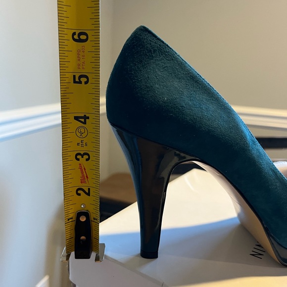 Nine West Green Suede dress Heels MINT Condition!!!- Size 8 - Picture 14 of 14